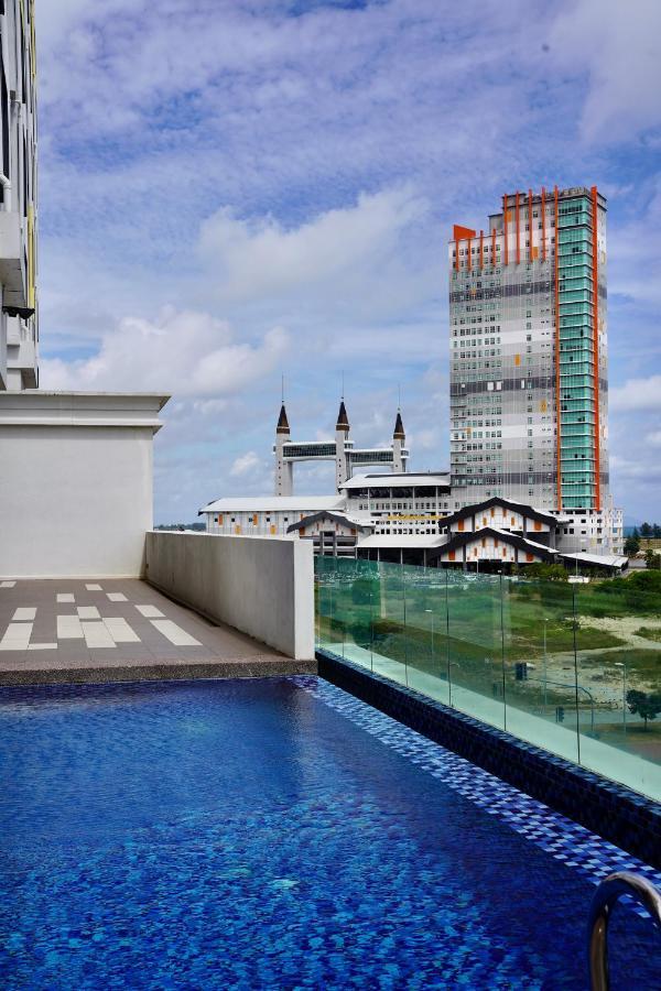 Casa Callisto Homestay - New Seaview With Pool 3Br Apartment Ladang Tanjung كُوالا تيرينغانو المظهر الخارجي الصورة
