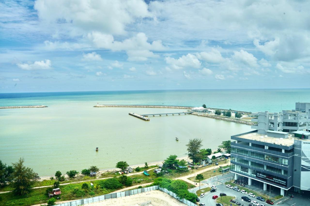Casa Callisto Homestay - New Seaview With Pool 3Br Apartment Ladang Tanjung كُوالا تيرينغانو المظهر الخارجي الصورة