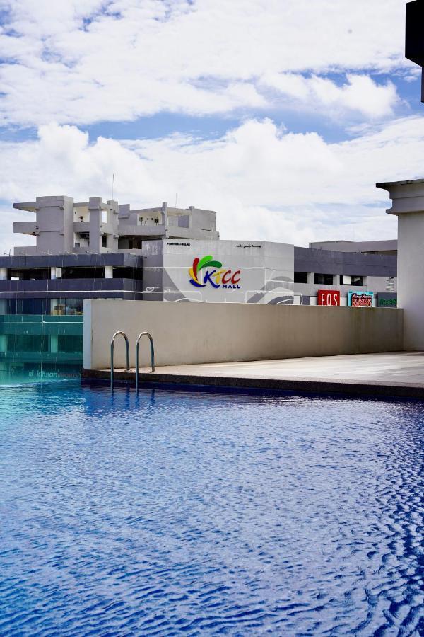 Casa Callisto Homestay - New Seaview With Pool 3Br Apartment Ladang Tanjung كُوالا تيرينغانو المظهر الخارجي الصورة